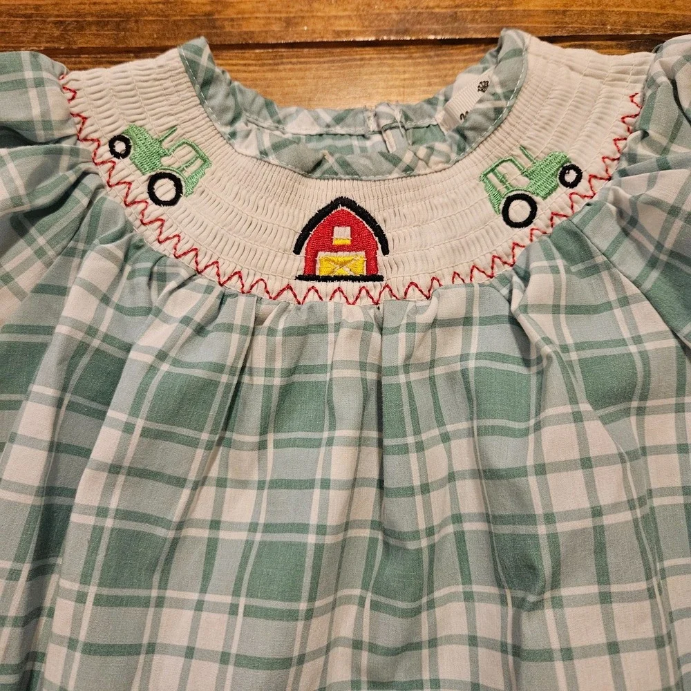 Marie Nicole Smocked Farm Dress Girls Size‎ Small 2T Green Plaid Barn Tractor